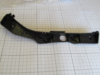 Кронштейн переднего бампера левый Geely MK, MK Cross 1018005962